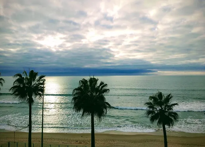 Fernandez Ladreda Con Acceso Directo A La Playa Y A Cinco Minutos Andando Del Centro كاديز