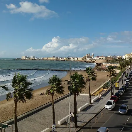 Fernandez Ladreda Vistas Espectaculares A La Playa A 12 Minutos Andando Del Centro Cadiz