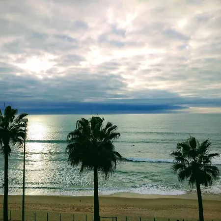 Fernandez Ladreda Con Acceso Directo A La Playa Y A Cinco Minutos Andando Del Centro Cadiz